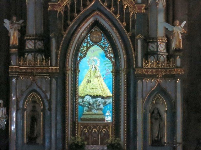 The Basílica Menor de San Sebastián, サンセバスチャン教会
