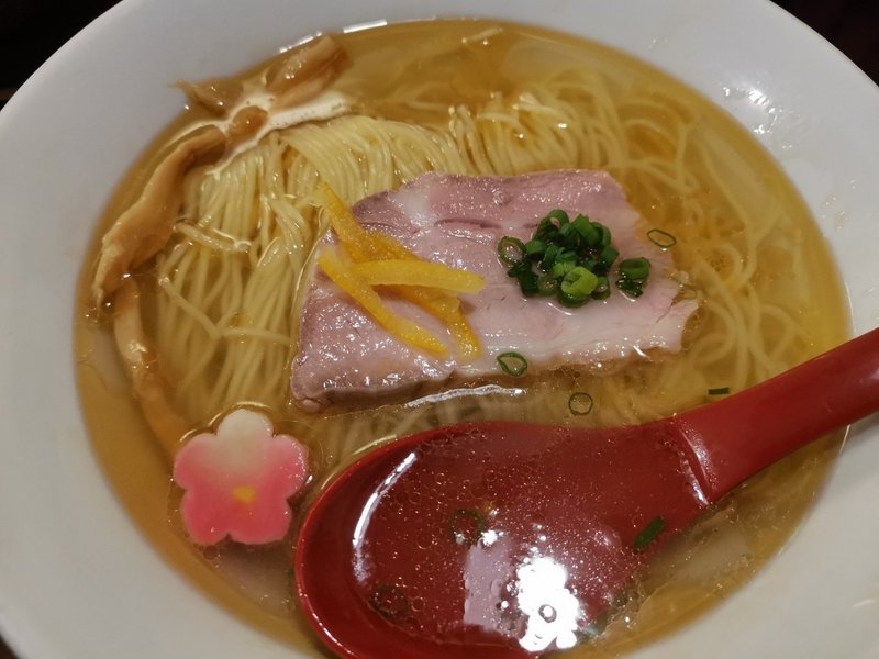 早稲田卒の店主が作り上げた四谷三丁目からすぐの 鯛塩そば灯花 で鯛の出汁をすすりまくった件 清水 淳一 しみず じゅんいち Note