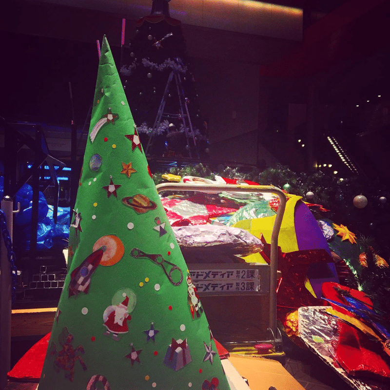 クリスマスツリーに宿したgoen の物語 高さ12mのクリスマスツリーができるまで Goen Times Note