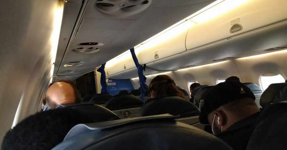 ロンドンから東京へ一時帰国 ロンドン アムステルダムのフライトは意外と混雑 ユリ In London Note