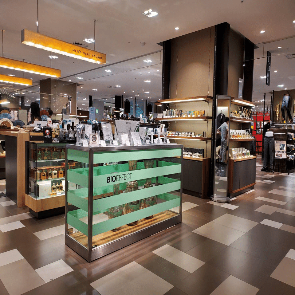 メンズ美容の悩みを解決 コスメセレクトショップ コスメクリニック が東武百貨店に次ぎ 大丸東京店7階メンズ コスメコーナーをプロデュース コスメクリニック公式 Note