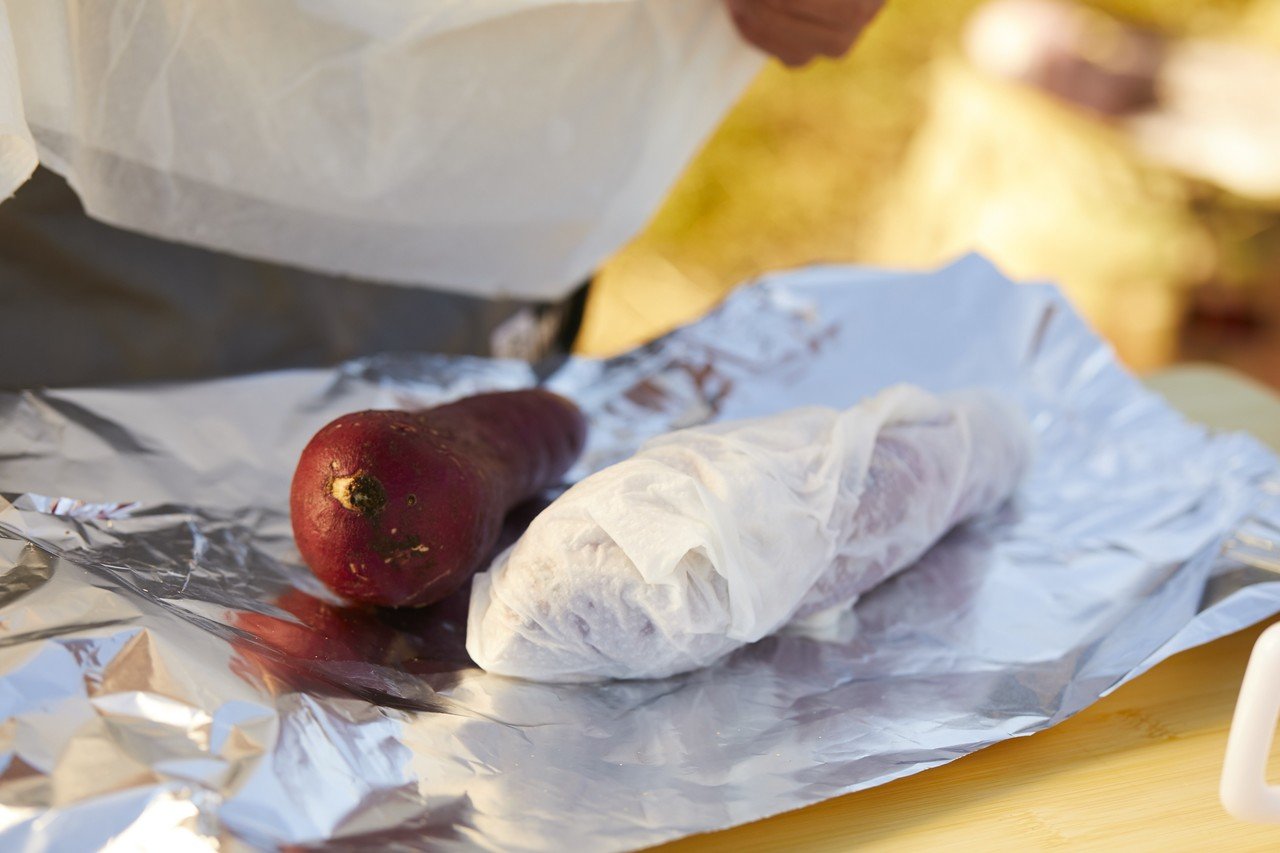 プロが教える 絶品キャンプレシピ 24 サツマイモホイル焼きバター風味 生ハム添え ソトレシピ シーザスターズ