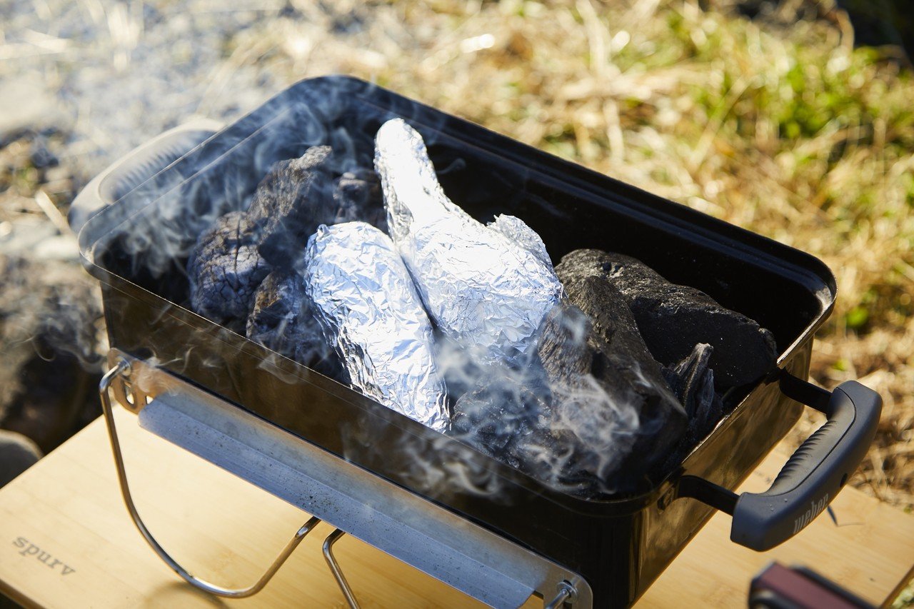 プロが教える 絶品キャンプレシピ 24 サツマイモホイル焼きバター風味 生ハム添え ソトレシピ シーザスターズ