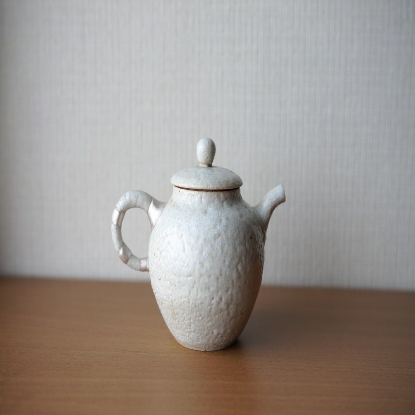 金継ぎ】台湾の急須、取っ手を直しました。｜金継ぎ師guu.