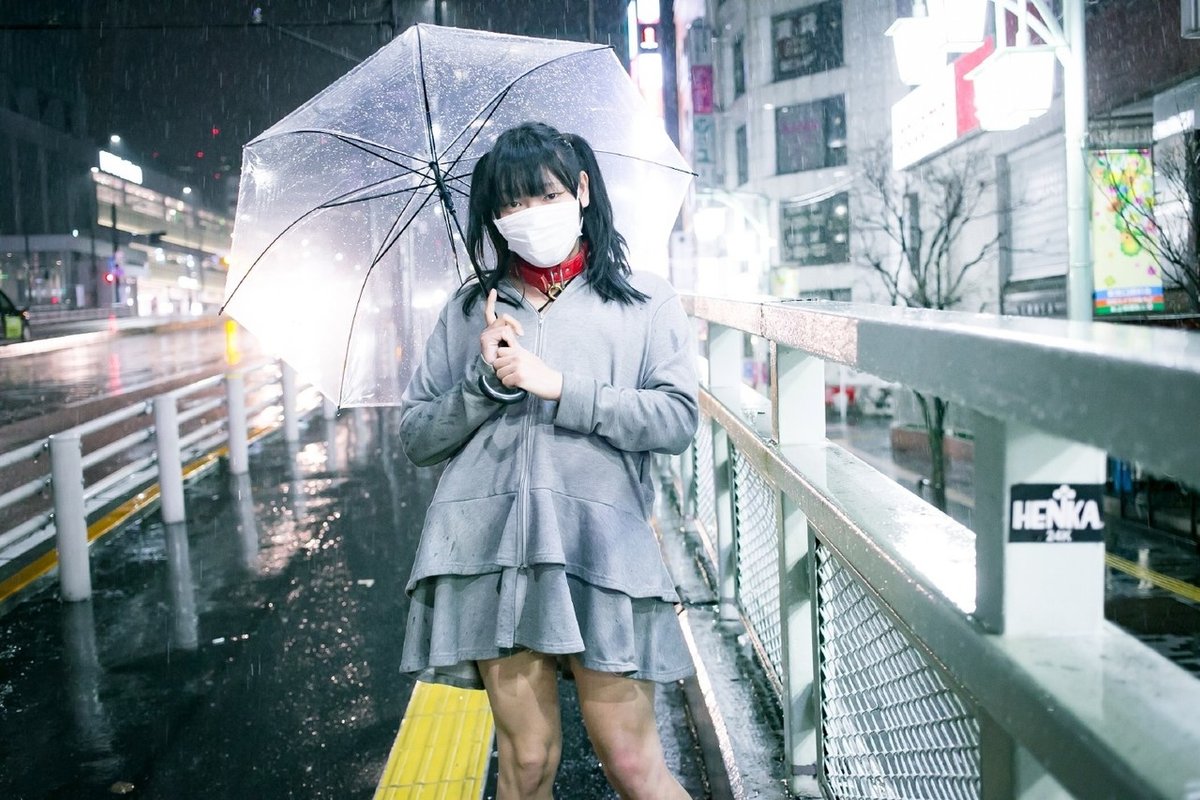 野外露出　雪乃 にぅちゃんのお散歩（新宿野外露出）｜ayako2935