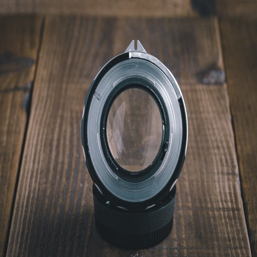 実は結構紛らわしい⁈ Nikonの伝統的標準レンズ「NIKKOR 50mm F1.4」の