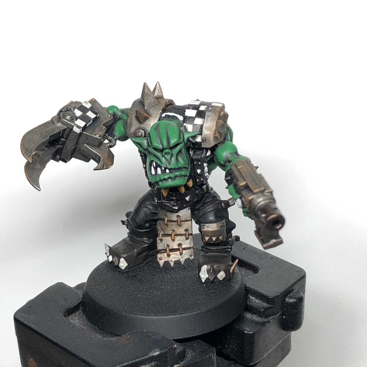 ウォーハンマーを始めるためのお買い物〜〜塗料編②〜〜｜ハイタデンカ