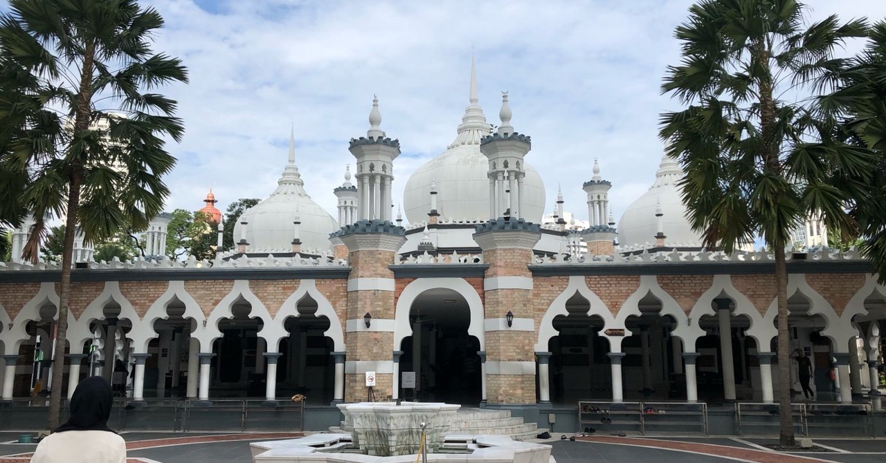 クアラルンプールにあるイスラム教寺院マスジット ジャメ モスク内見学体験 マブハイ Note