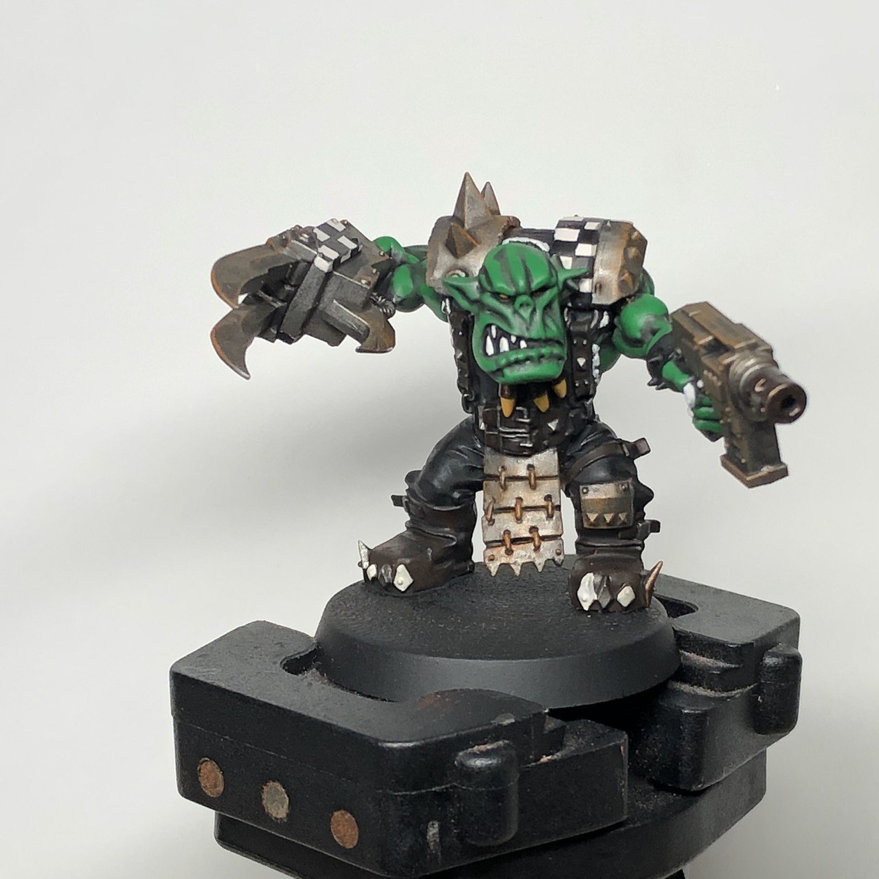 ウォーハンマー ミニチュア　塗装済　オマケ付 boiler store|[在庫1点おまけつき]オルク・バトルフォース：踏みつけ