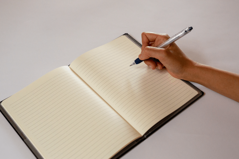 おろしたてのノートの気持ちよさ をいつまでも ハードカバー だけ をプロダクトにした話 山下義弘 ドケットストア店主 Note