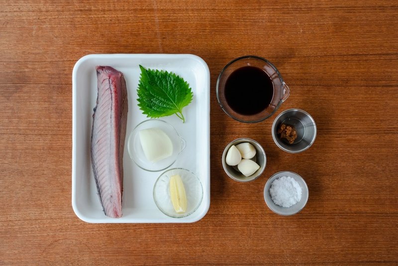かつお専用 にんにく味噌しょうゆだれで食べる かつおのお刺身 Reizoko Ni Almonde 冷蔵庫にあるもんで Note