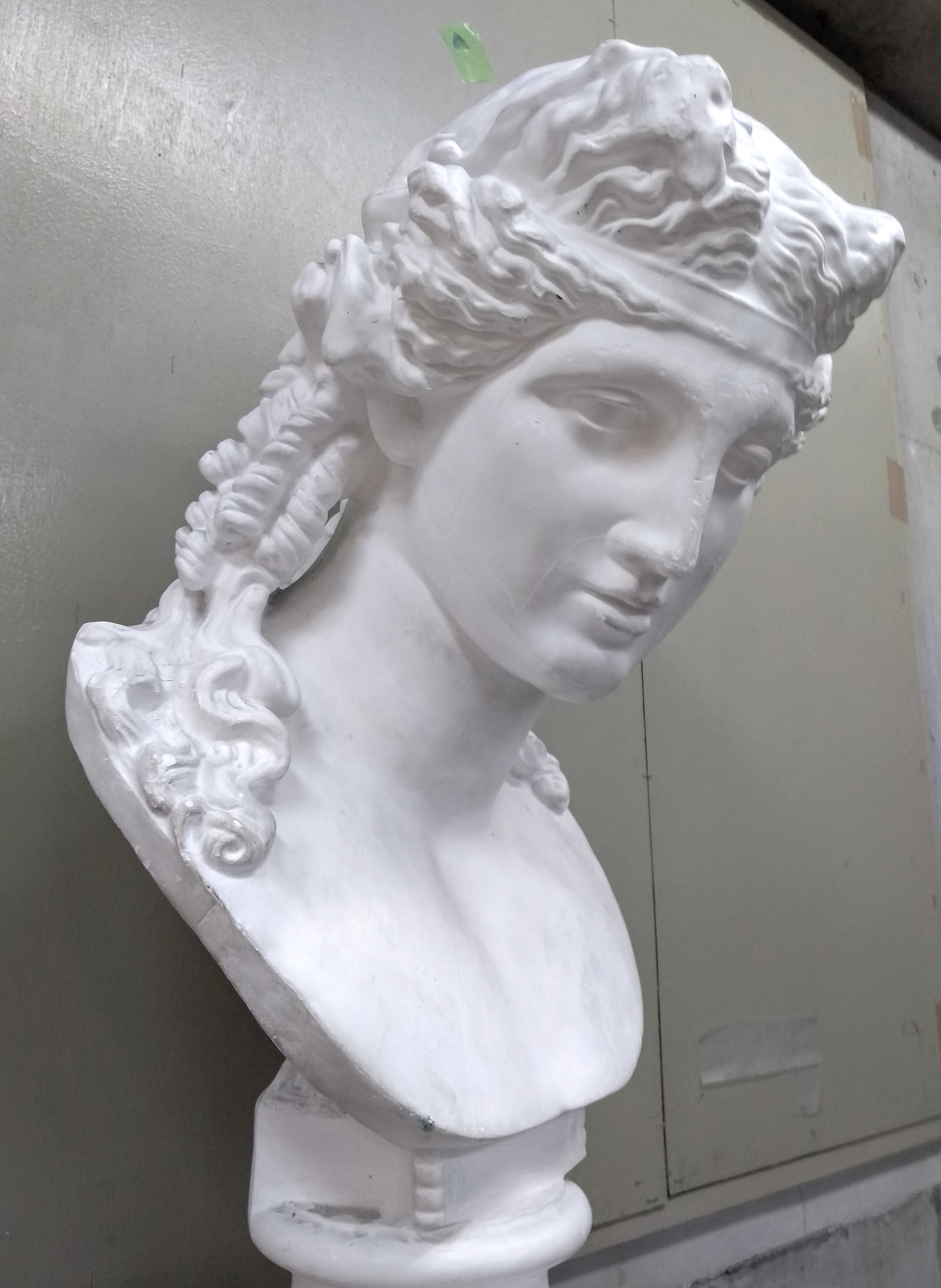 石膏像で一番好きなのは、アリエス💖 これが一番美しい胸像だと思う