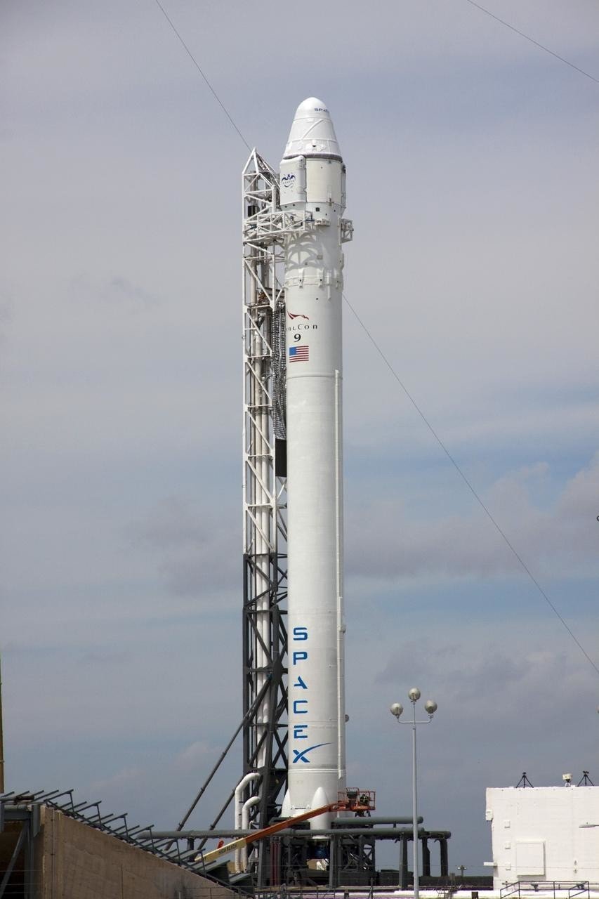 11月に日本人宇宙飛行士野口聡一さんを宇宙の旅へ誘う Falcon9 11月に日本人宇宙飛行士野口聡一さんを宇宙の旅へ誘う Falcon9