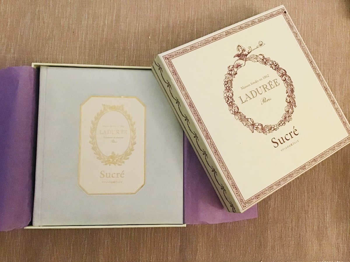 LADURÉE Paris ラデュレのお菓子( 陶器製)とレシピ集 LADURÉE Paris ラデュレのお菓子( 陶器製)とレシピ集