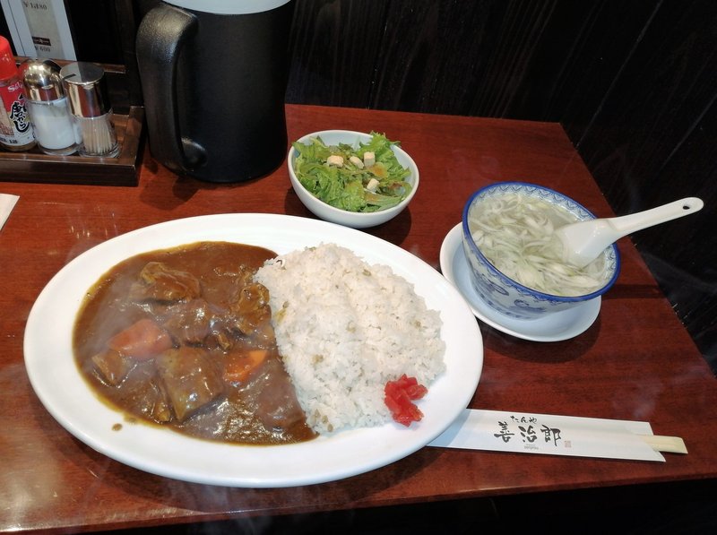 たんや善治郎の角煮牛たんカレー（テールスープ・サラダ） (3)