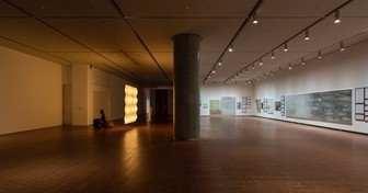 ヤン・ヴォー ーォヴ・ンヤ」 歴史と記憶の痕跡を可視化し、 「現実