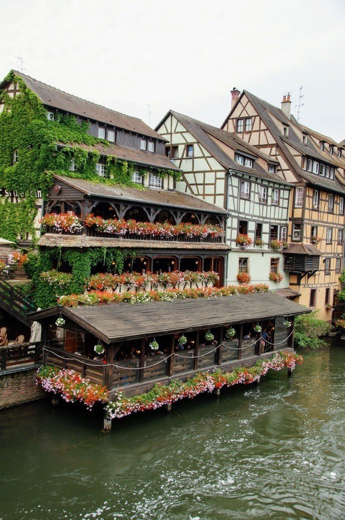 ココアさんが楽しく暮らせそうな街の「水路」（ご注文はうさぎですか