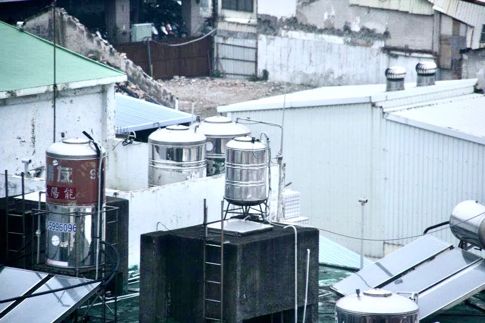 ??屋上にある不思議な物体@台湾｜rei-sakakibara
