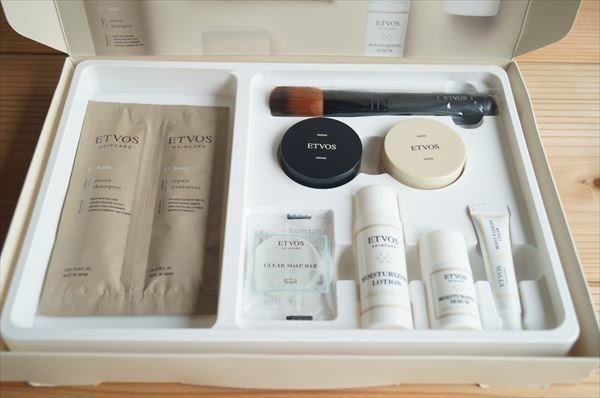 エトヴォスとトゥヴェールのミネラルファンデを比較 毛穴落ちは カバー力は 美容ライターまめ Note