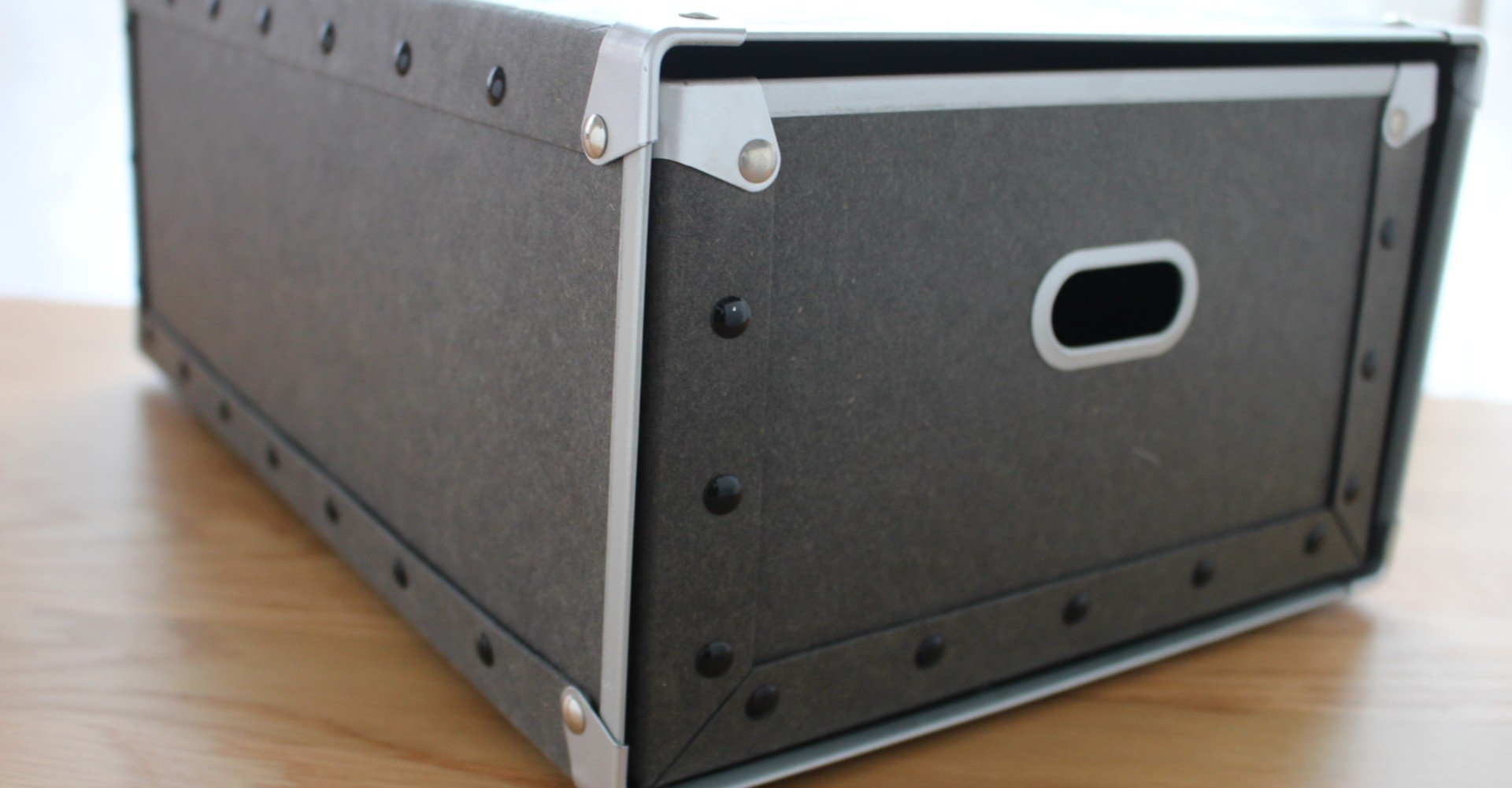 え！？硬質パルプボックス使いにくい？すべりどめと中を仕切れば好きに