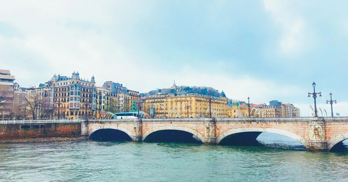 Time Travel Through Photos -San Sebastian-｜旅するチキン