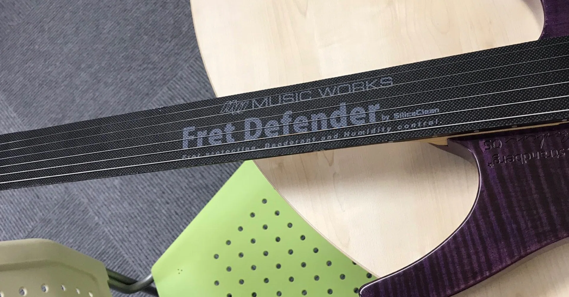 MUSIC WORKS 調湿機能付き フレットガード (ベース向け) FD-03/BK z2zed1b Music Works/Fret Defender(調湿機能付きフレットガード)ってあると