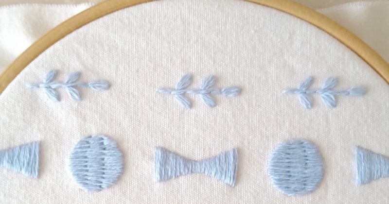 基本の刺繍ステッチ練習図案 ステップ7 レゼーデージーステッチ ストレートステッチ Apostrophe S 刺繍雑貨作家 Note
