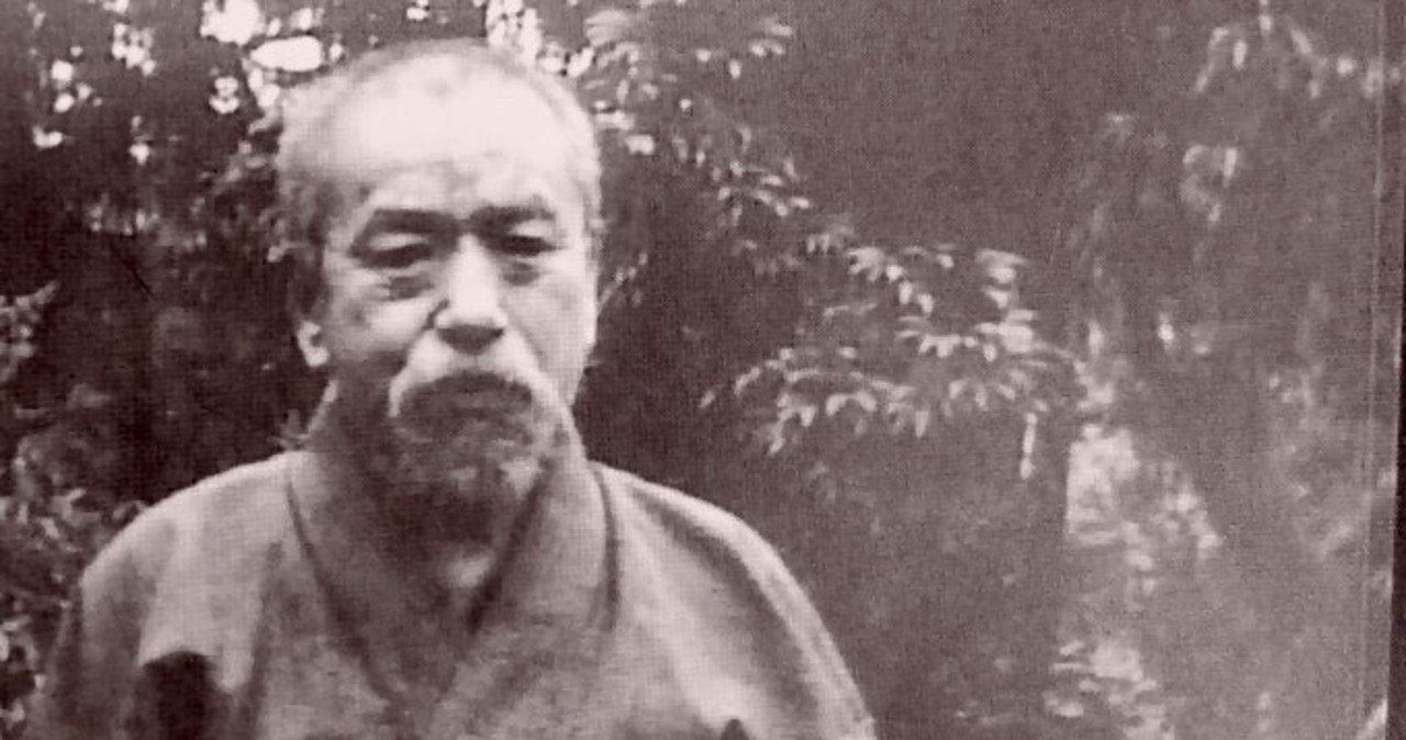 南方熊楠の映像が発見される 1935年に野村益三 子爵が和歌山にて撮影 穏やかな表情で何か喋っているように見える 右手に天然記念物の安藤みかんの木がある 森啓成 もりよしなり Yoshinari Mori Note 南方熊楠の映像が発見される 1935年に野村益三 子爵が和歌山にて撮影 穏やかな表情で何か喋っているように見える 右手に天然記念物の安藤みかんの木がある 森啓成 もりよしなり Yoshinari Mori Note