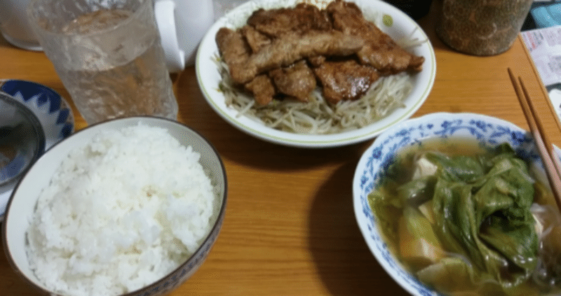 【家飯】豚肉の生姜焼き、豆腐と白滝とレタスのポン酢スープ