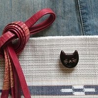 アイヌカイセイ アイヌは人間でカイセイは死骸という意味だそう 空き家や古家に現れ寝てる人を襲うのだとか 今は更地になっている 北海道の知人の家は立派な仏壇と神棚があって この妖怪の入る隙は無さ あらたま Note