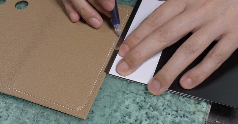 自作の幅裁ち定規 Haku Note