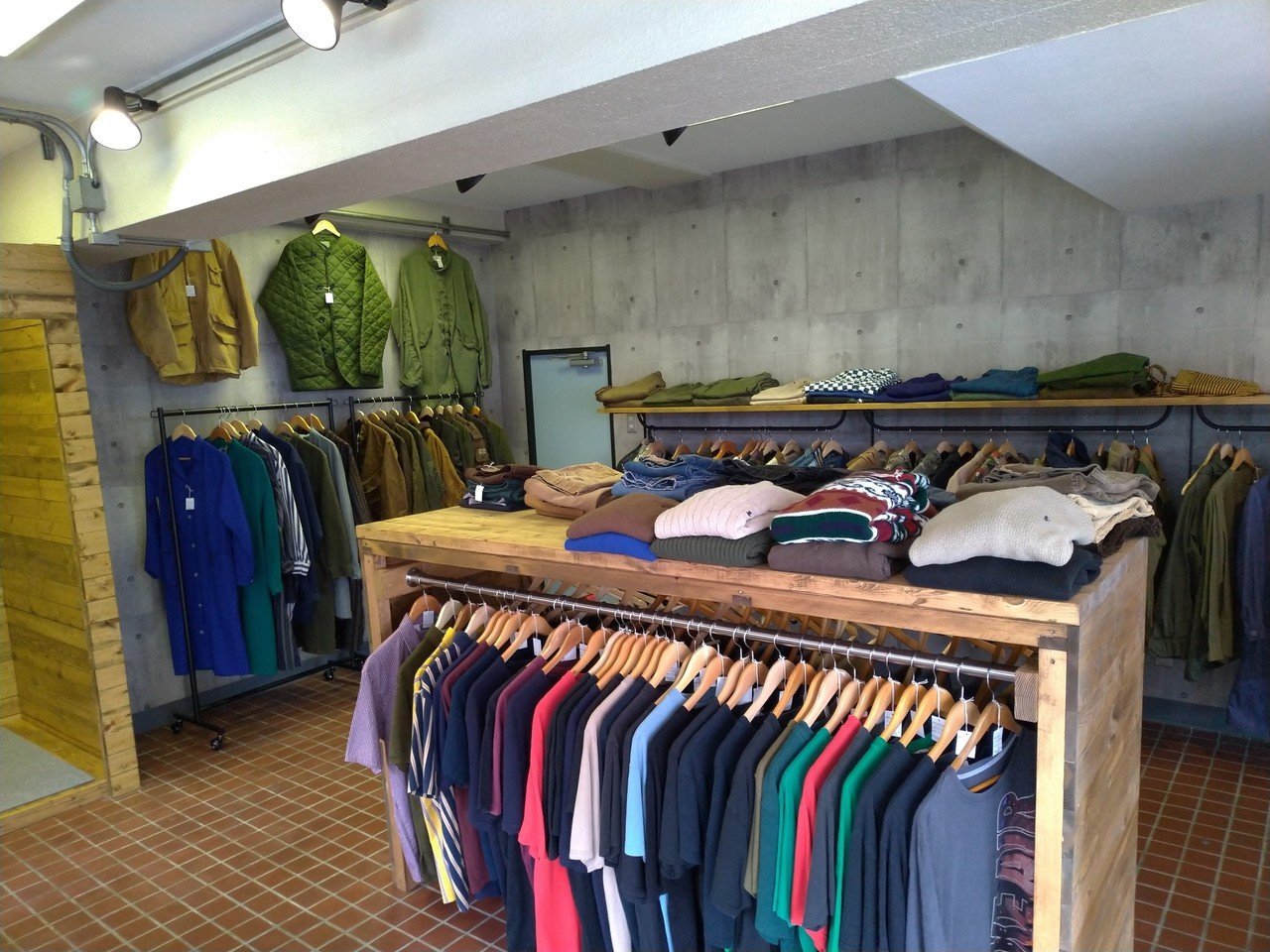 店舗買い取り古着 卸 業者 転売 1トン〜5トン