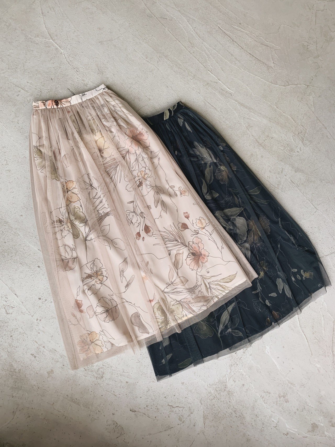 この秋の買い足しにおすすめ。こなれ感漂う完全オリジナルの花柄 ...