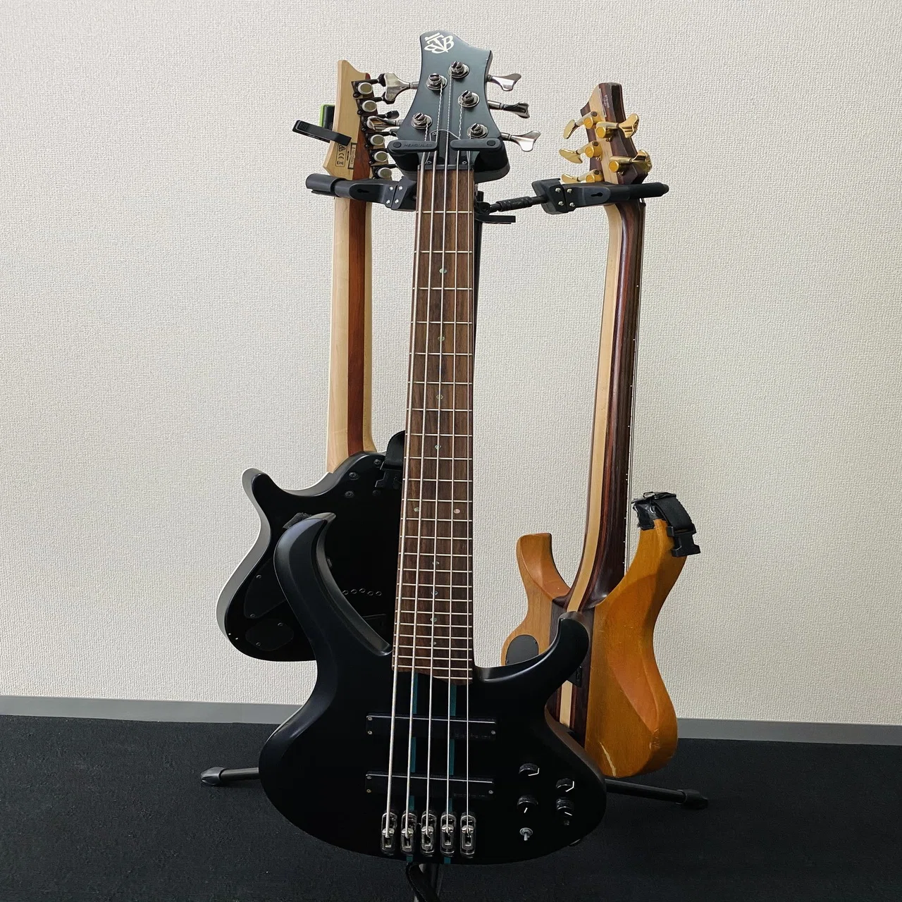 ベース3本用のスタンドを購入してみた【HERCULES - GS432B PLUS 