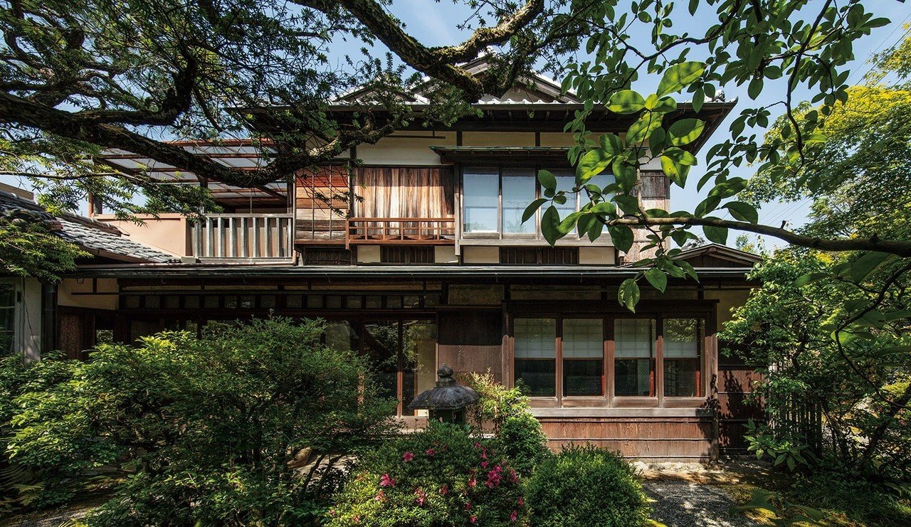 伝統的でありながら新しい数寄屋住宅「松雲荘」｜jimosumu（ジモスム）