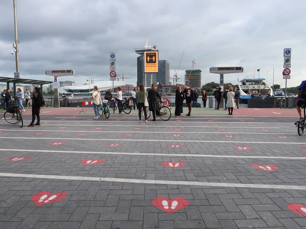 蚤の市　オランダ 掘り出し物と活気に満ちたオランダのフリーマーケット - 貴人