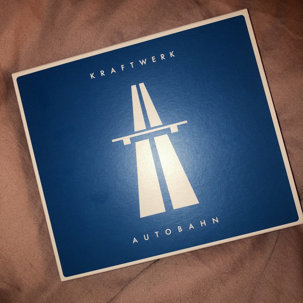 Kraftwerk の『Autobahn-Remastered』を聴いてみた編｜内山 結愛