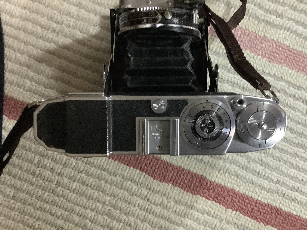 ギミック面白れぇ！！！「イコ殿(ZEISS IKON Super Ikonta Six