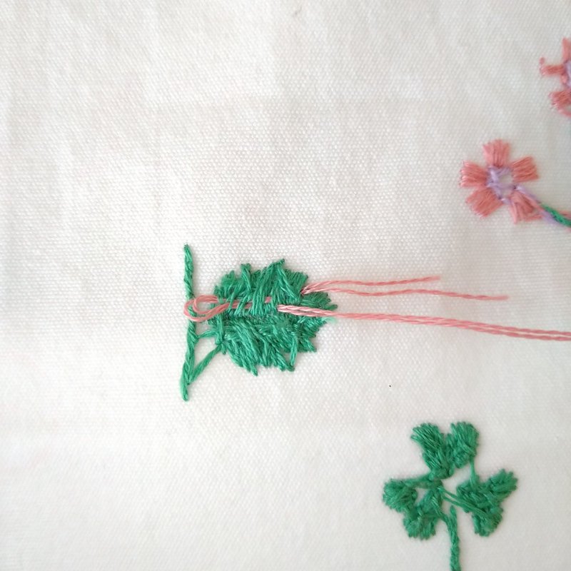 野の花の刺繍図案 ステップ4 クロスのお花の刺繍2 Apostrophe S 刺繍雑貨作家 Note 野の花の刺繍図案 ステップ4 クロスのお花の刺繍2 Apostrophe S 刺繍雑貨作家 Note