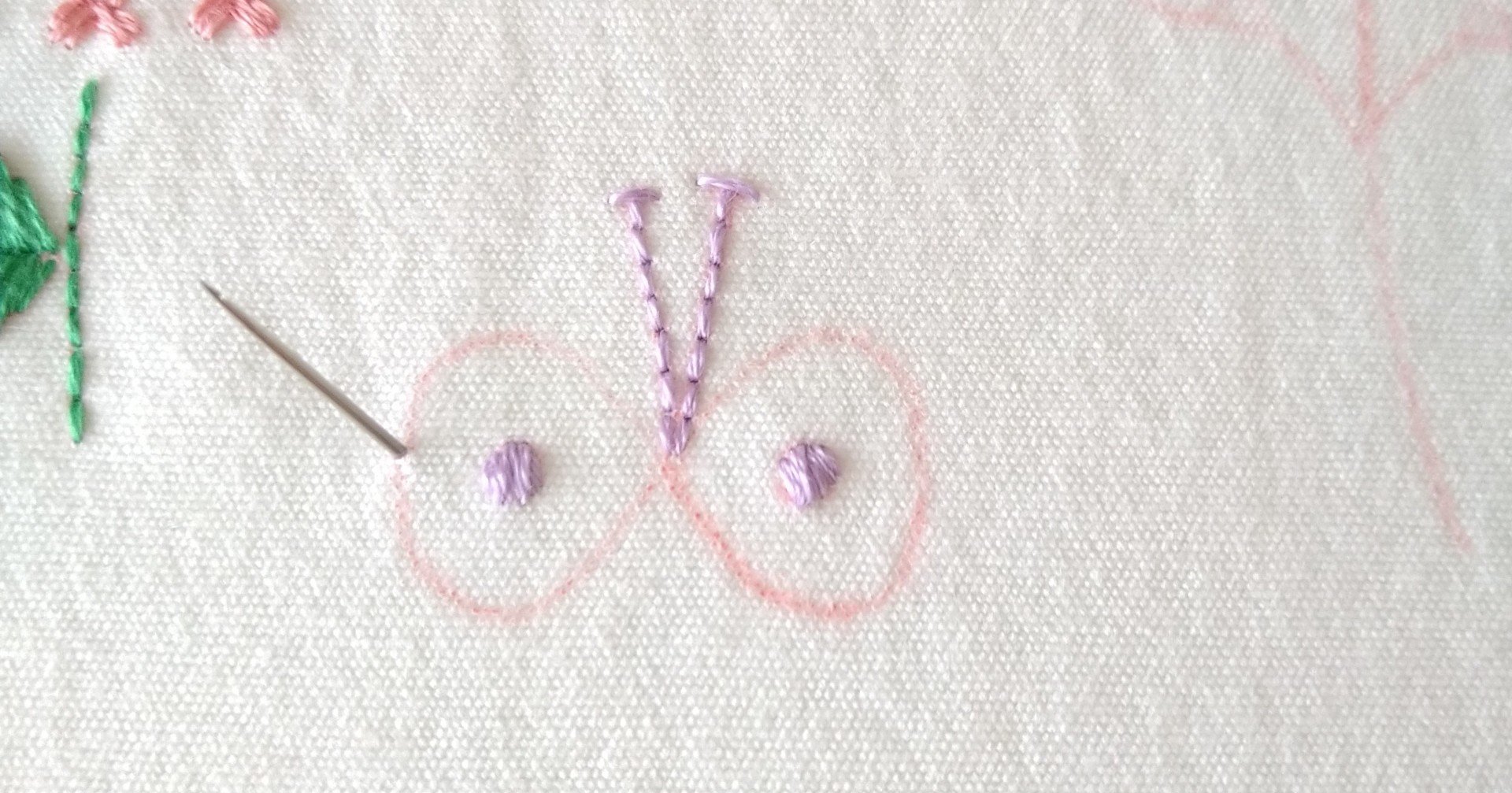 野の花の刺繍図案* ステップ5 〜ちょうちょの刺繍〜｜Apostrophe