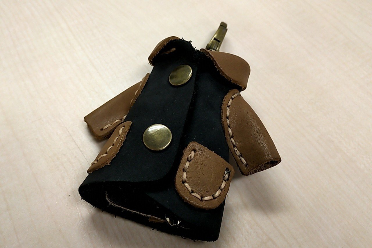 デニムパンツをリメイクした小物入れ｜骨皮筋衛門