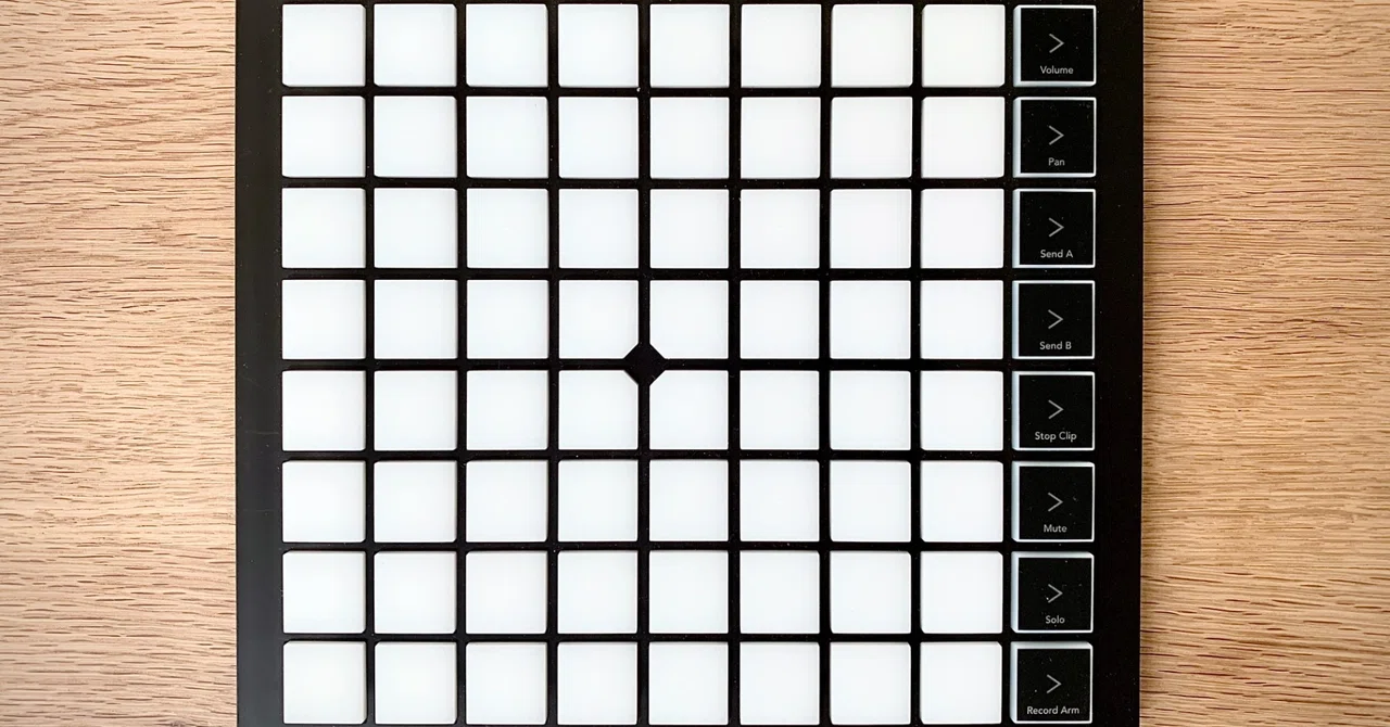launchpad x darksun様（Amazon.com: Beats Mixr Wired On-Ear 