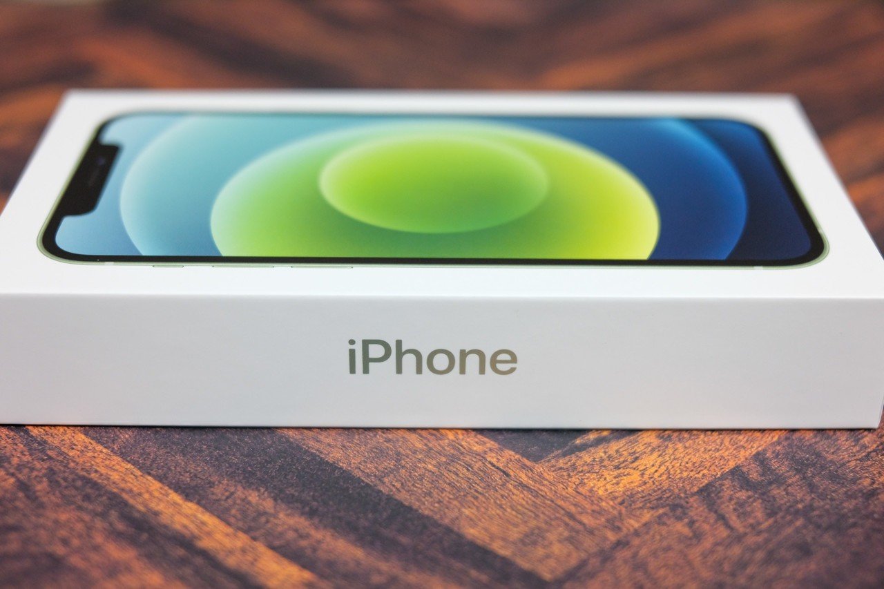 iPhone12 グリーンを購入！第一印象を話してみました。｜藍田