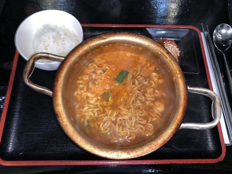 食事 日本橋室町の韓国料理 居酒屋 とんとん の辛ラーメン 桔梗の花 도라지 Note