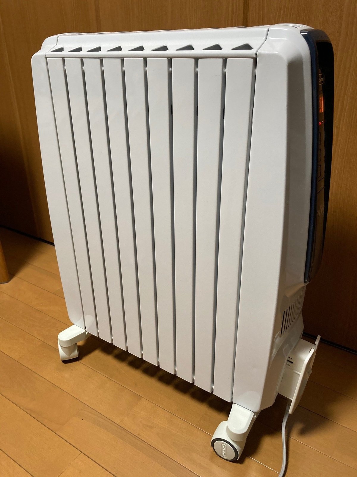 ⭐︎未使用⭐︎DeLonghi オイルヒーター賢く節電 真冬に超安眠できるデロンギのオイルヒーター(Delonghi)｜Kak san