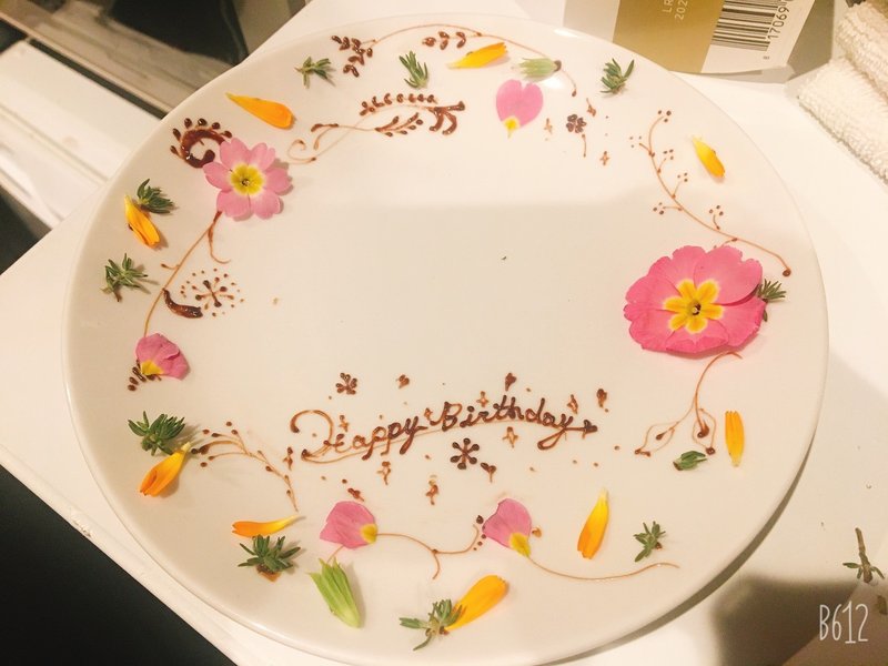 チョコペンアート展 ヤス シーシャカメレオンの店長 Note