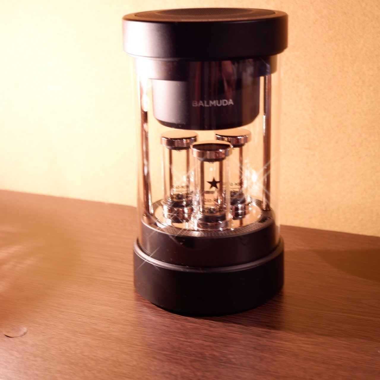 話題の“バルミューダスピーカー“の活用方法｜書店員のすヽめ