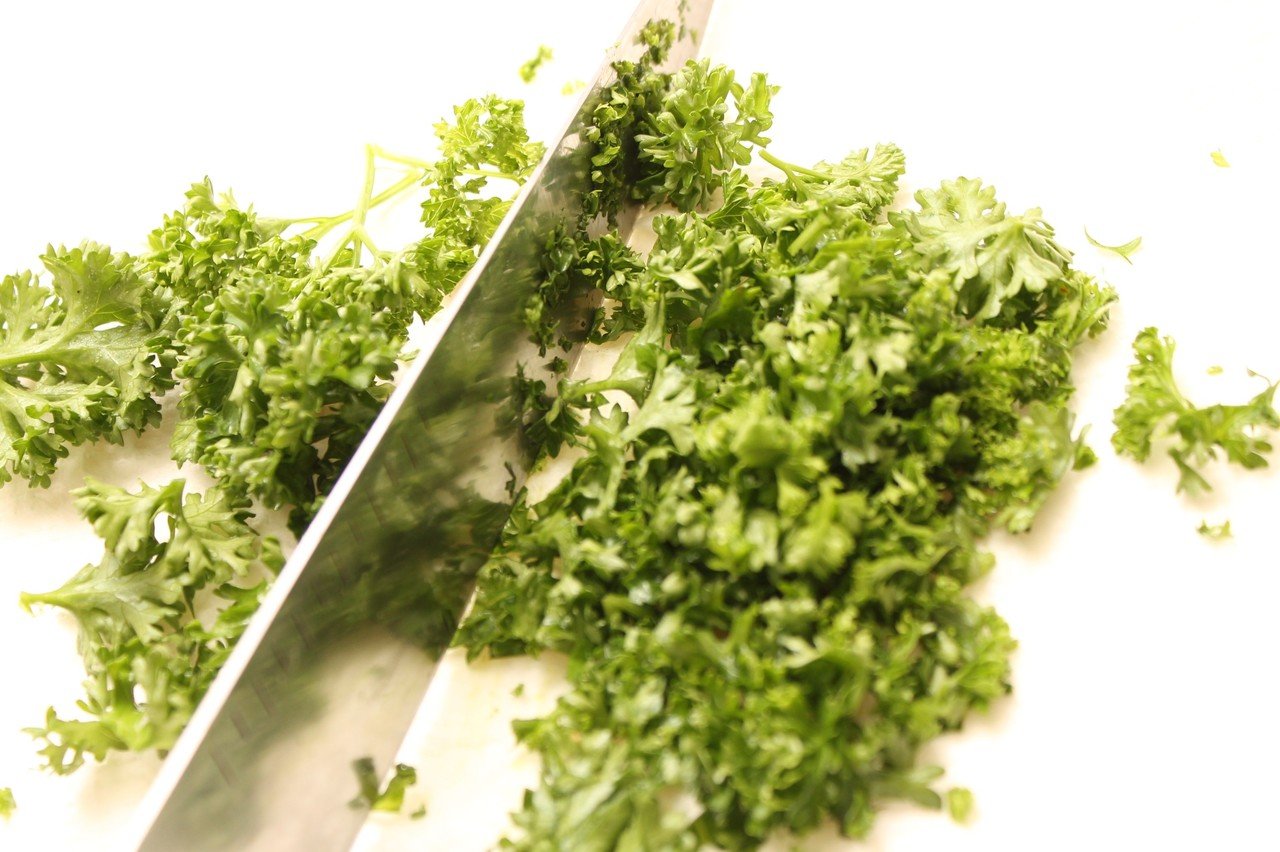 じゃがいもとパセリのサラダ パセリは冷凍しておくべき という話 樋口直哉 Travelingfoodlab Note じゃがいもとパセリのサラダ パセリは冷凍しておくべき という話 樋口直哉 Travelingfoodlab Note