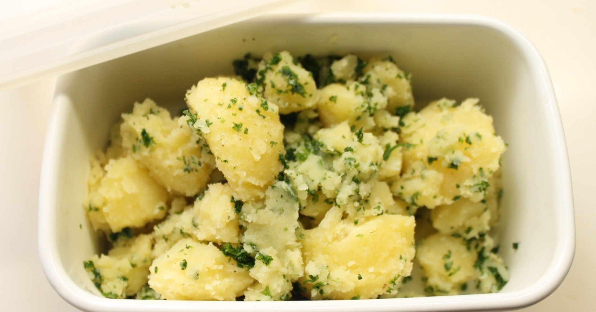 じゃがいもとパセリのサラダ パセリは冷凍しておくべき という話 樋口直哉 Travelingfoodlab Note