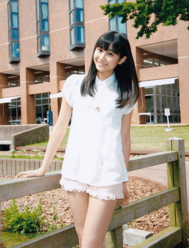 スタイル抜群で手足が長い あやちょ 和田彩花ちゃんの画像集 Xflynkitty Note